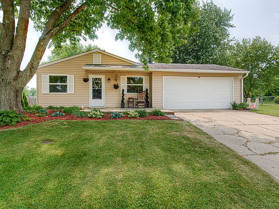 2nd image of 6214 Dry Den Ct