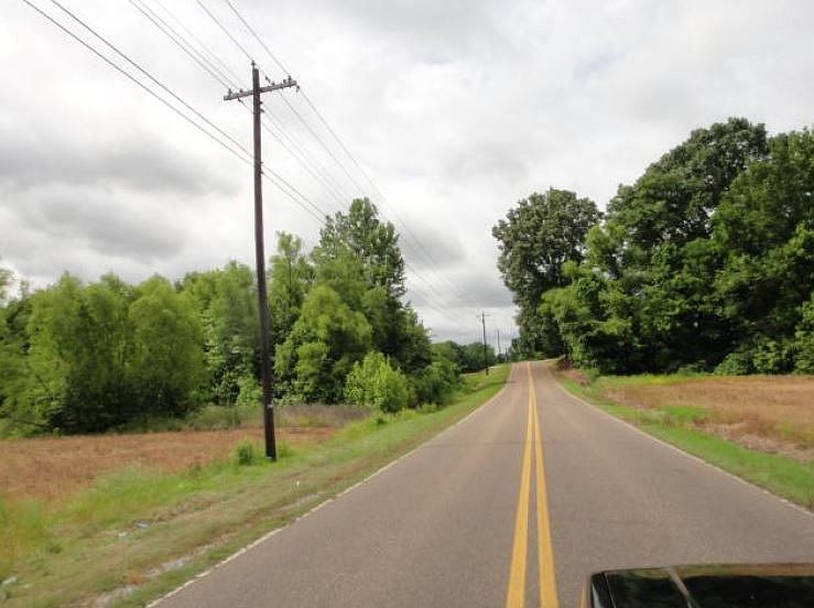 2nd image of 1563 Roellen Newbern Rd
