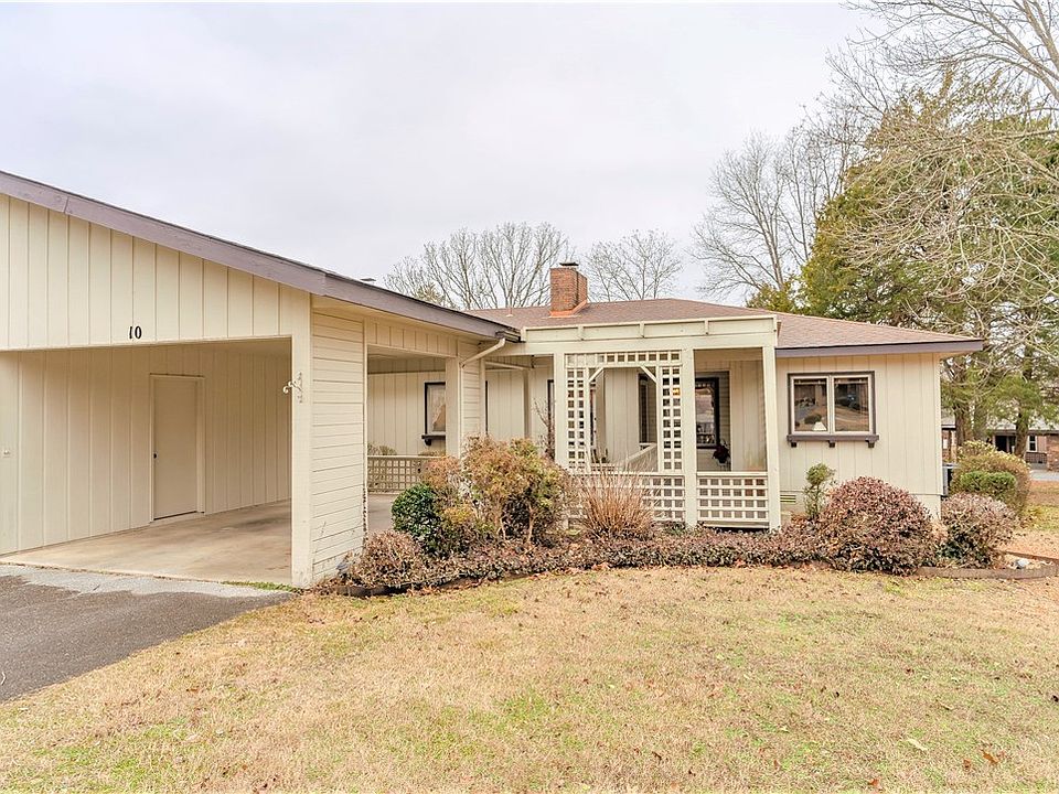 1st image of 10 E Rayburn Cir
