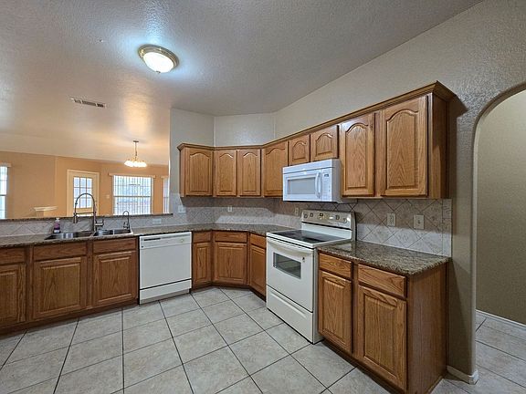 4th image of 5812 Durango Dr