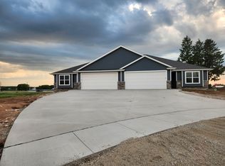 N945 S Magdalyn Ct #945, Greenville, WI 54942