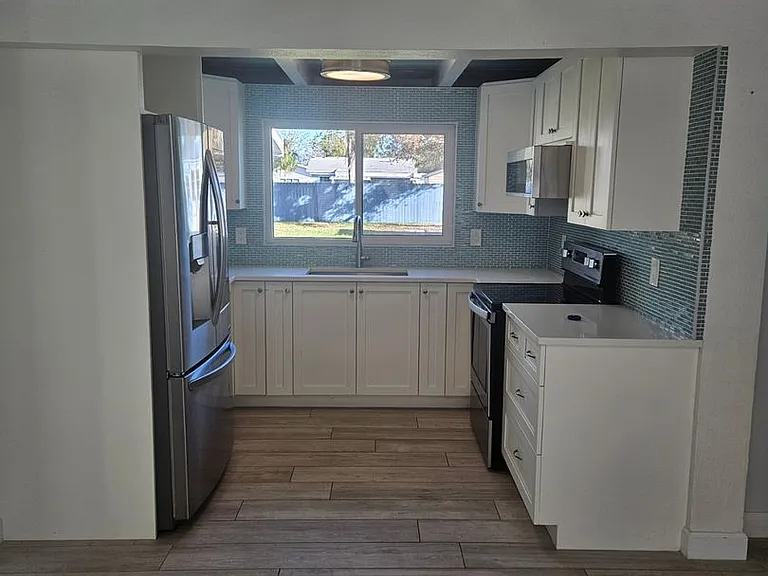 360 W Fray St — Photo 4