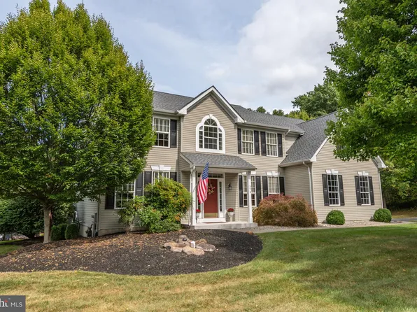 379 Twig Ln, Yardley, PA 19067