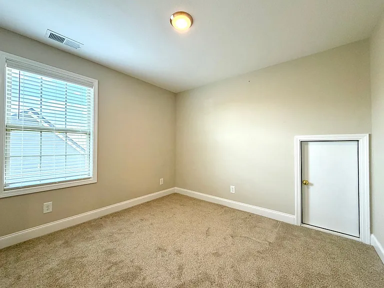 2662 Scott Dr — Photo 25
