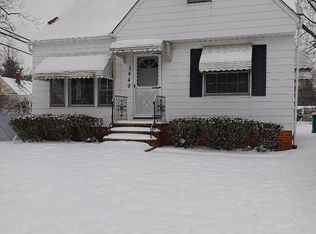 5449 Thomas St, Maple Heights, OH 44137