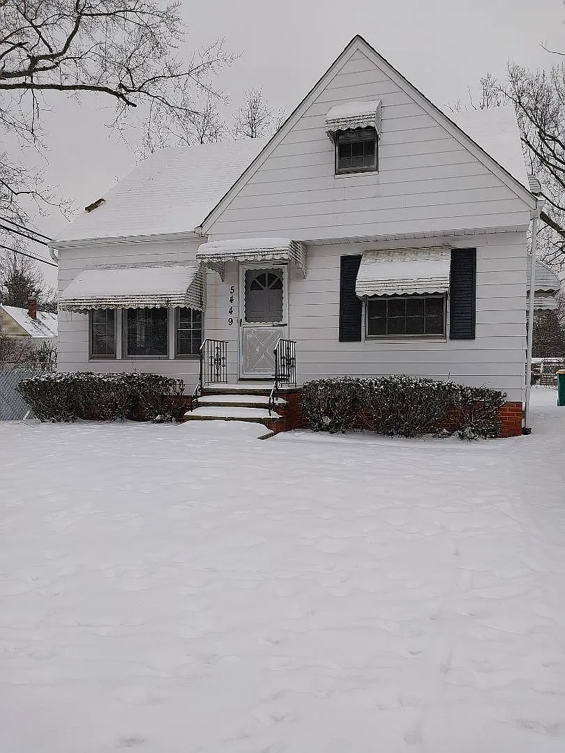 5449 Thomas St photo 1