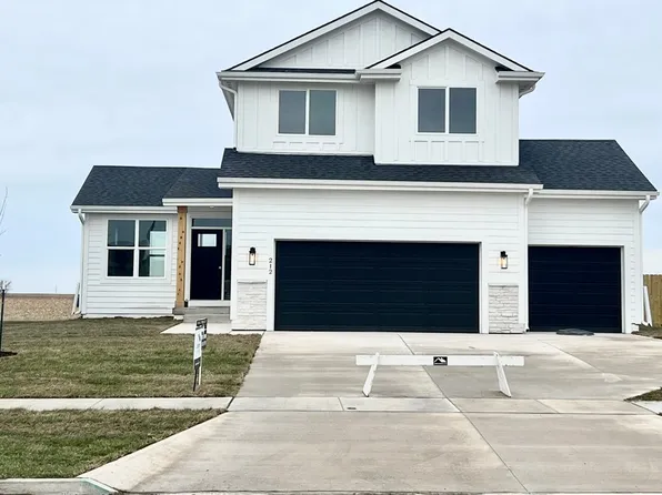 212 13th St NW, Bondurant, IA 50035