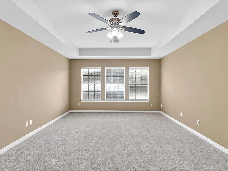 15136 Thatcher Dr — Photo 27