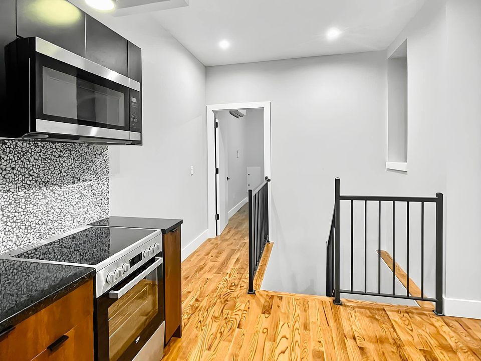 1st image of 325 Putnam Ave #1K