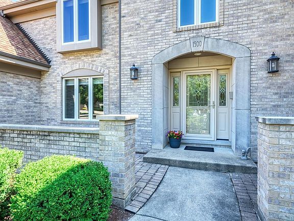 2nd image of 1500 Royal Oak Dr