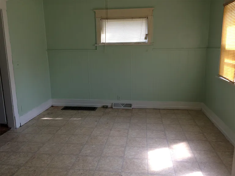 409 Norwood Ave — Photo 9