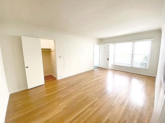 2nd image of 847 Euclid St APT B