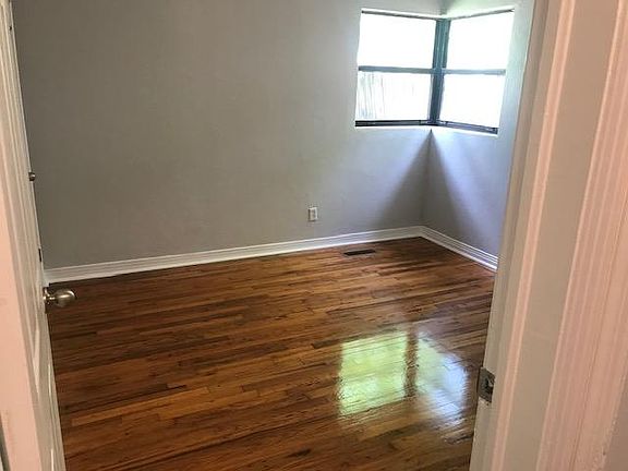 Front bedroom.