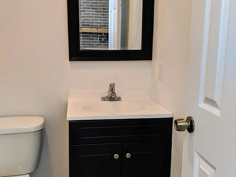 806 Essex Dr — Photo 8
