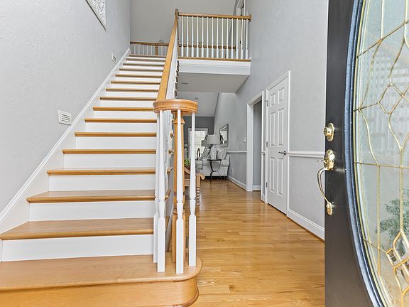 3rd image of 242 Greenfield St