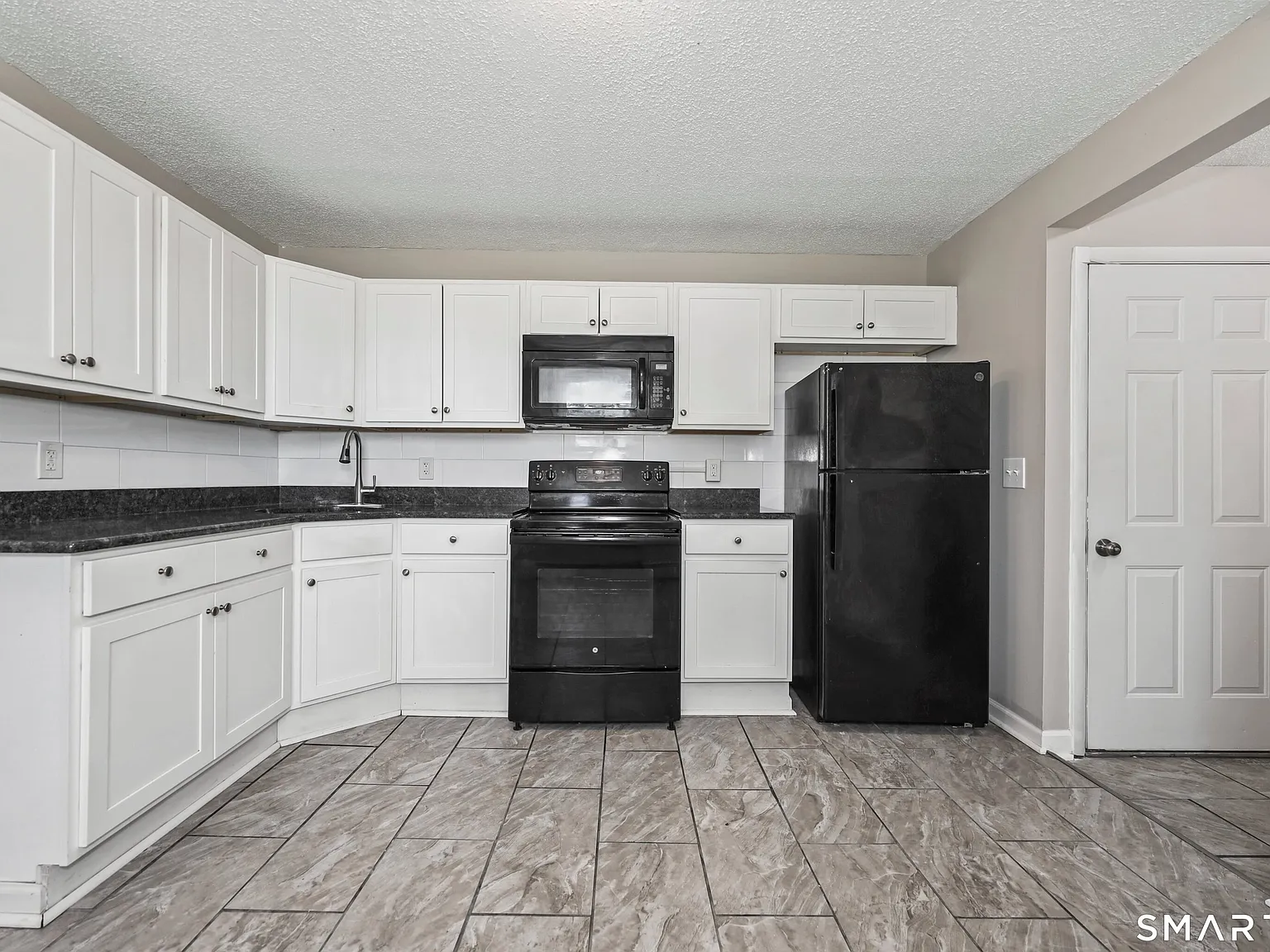 2 bed, 1.0 bath, 900 sqft, $1,750 — Photo 4