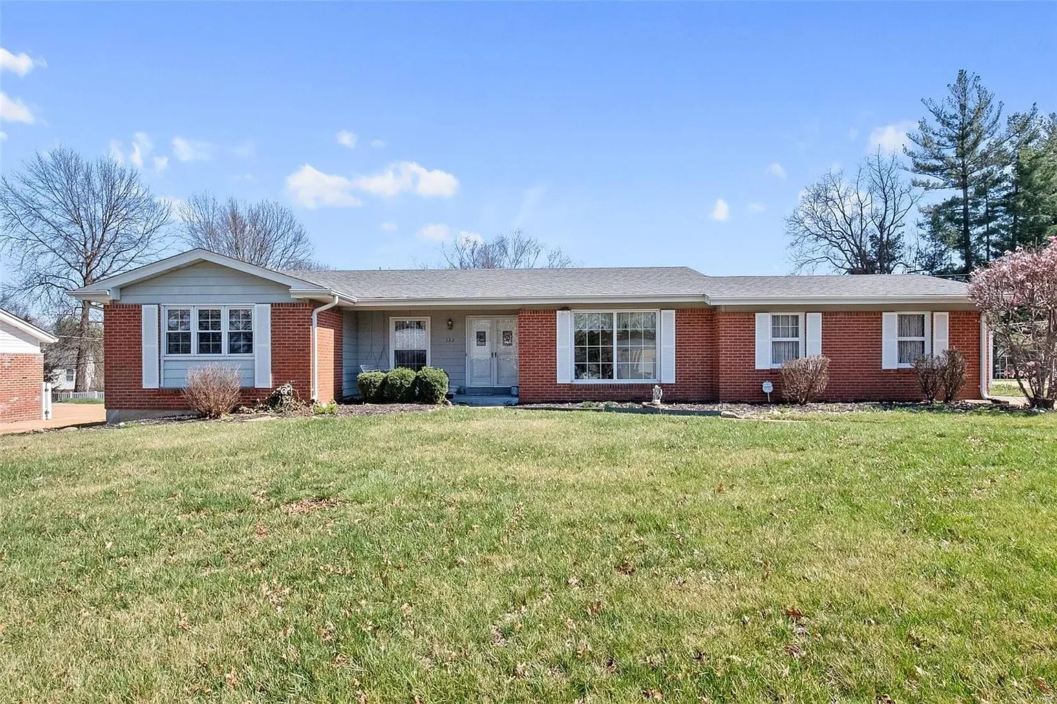 322 Sudbury Ln photo 1