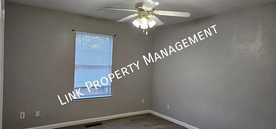 Don't Miss this 2 bedroom 2 bath in Rossville for only $1045 — Photo 4