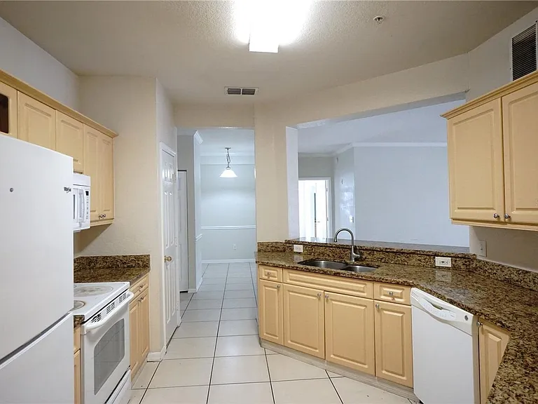 3577 Conroy Rd #325 — Photo 4