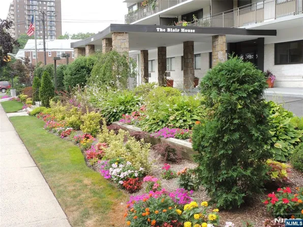 235 Prospect Ave APT 6A, Hackensack, NJ 07601