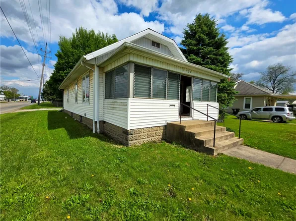 902 Wabash Ave, Paris, IL 61944