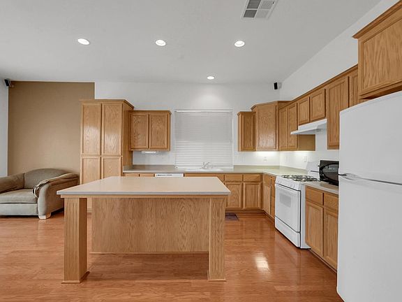 5th image of 534 Rodeo Grounds Way
