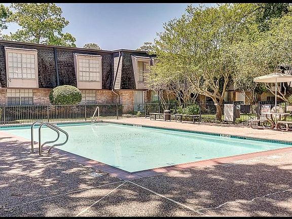 4th image of 12633 Memorial Dr APT 110