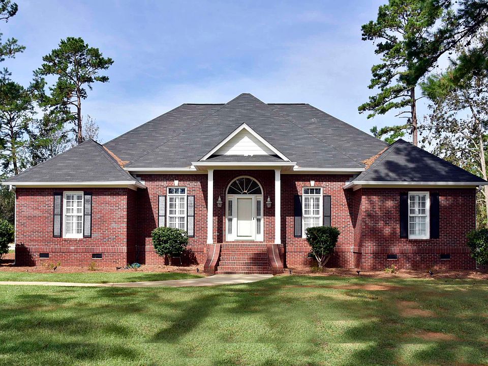 1st image of 136 Laurel Dr