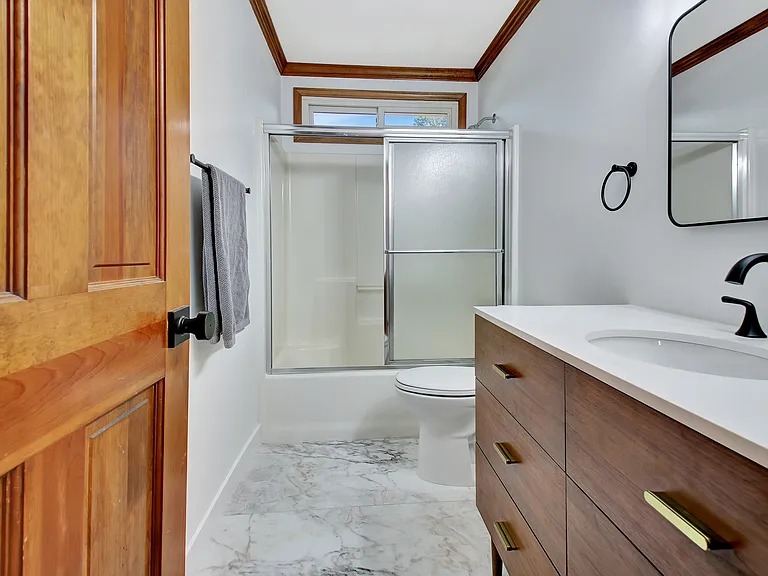 401 Tenterden Curv — Photo 19