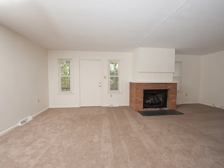 1402 Walnut St #1 — Photo 9