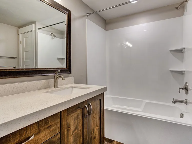 11091 N Shoreline Dr — Photo 14