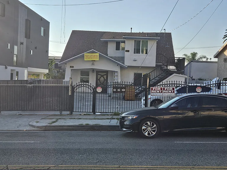 325 N Normandie Ave — Photo 25