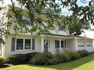 111 Holiday Ln, Canandaigua, NY 14424