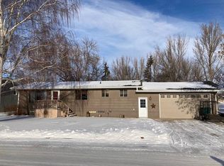 917 4th St NE, Fessenden, ND 58438