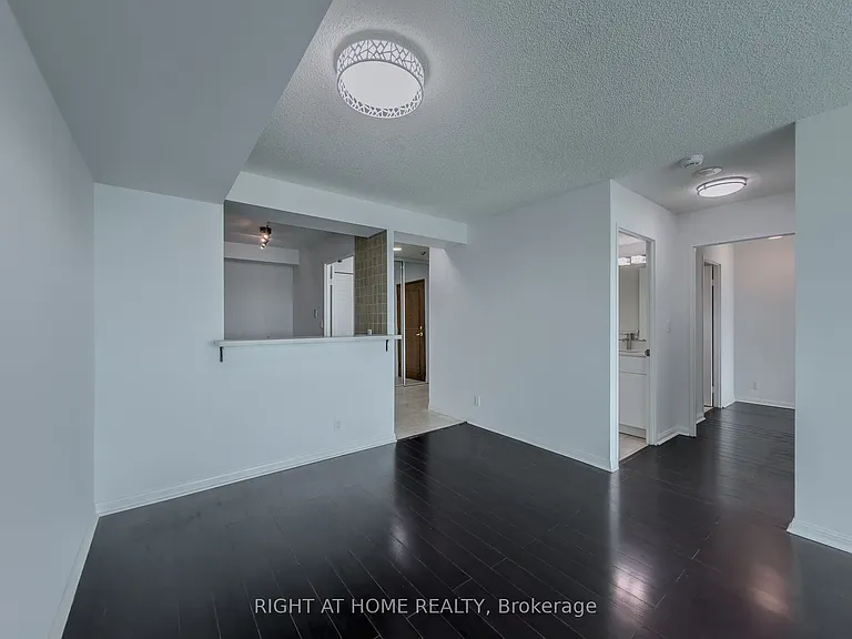 8 Lee Centre Dr #1008 — Photo 12