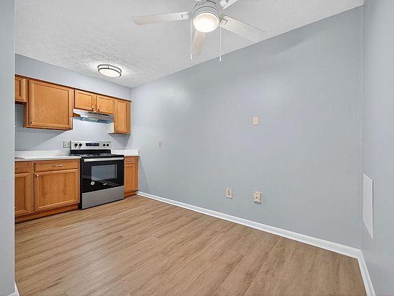4th image of 2419 Ohio Ave APT 23