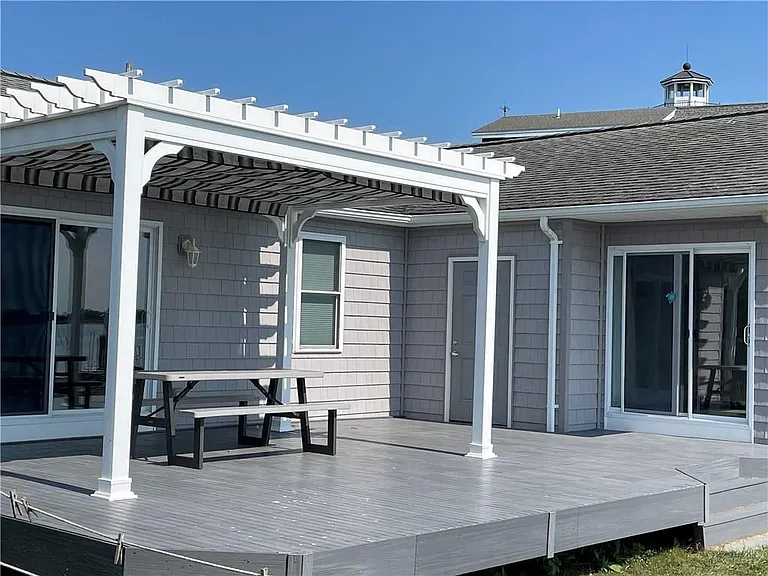 6 Harbor Dr #B — Photo 1