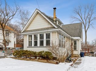 715 Saint Charles St, Elgin, IL 60120