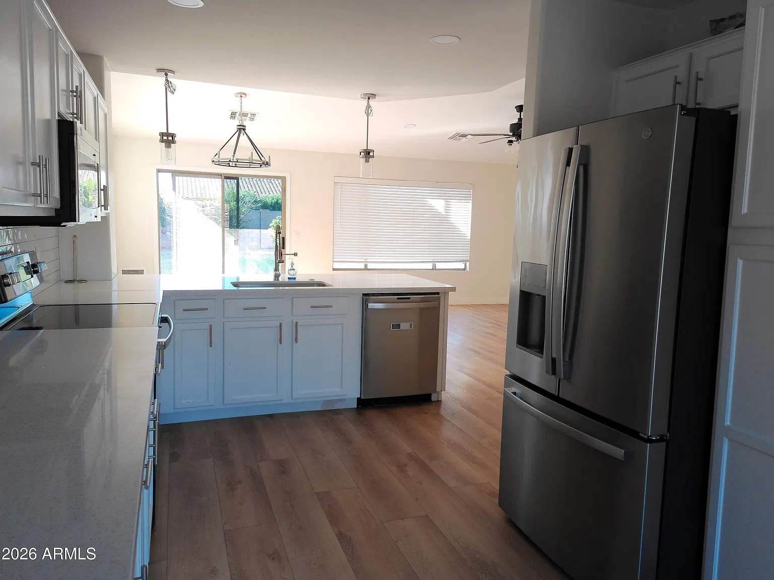 3 bed, 2.0 bath, 1791 sqft, $2,300 — Photo 3