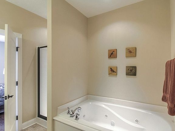 4th image of 7913 Kirkfield Dr