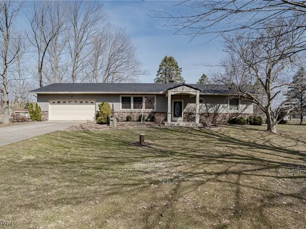 1205 Van Winkle Dr, Ashtabula, OH 44004