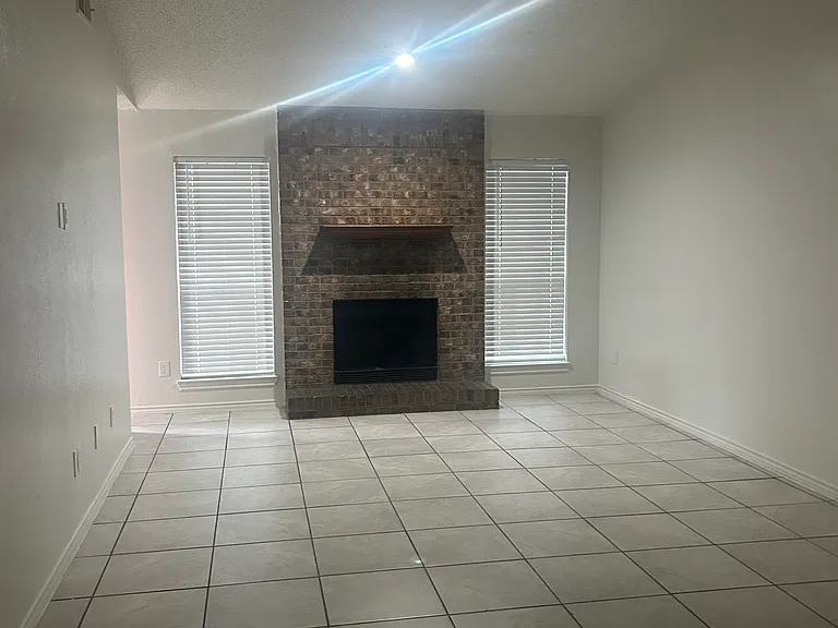 8832 Saint Thomas Cir — Photo 9