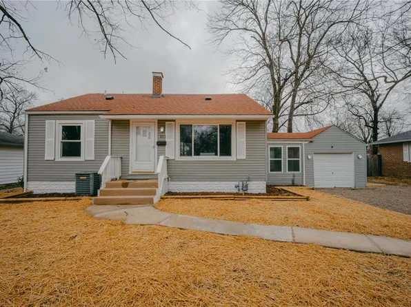 217 Oliver Lee Dr, Belleville, IL 62223