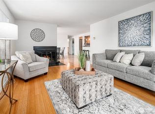 Kinnear Park Condominiums, Seattle, WA 98119