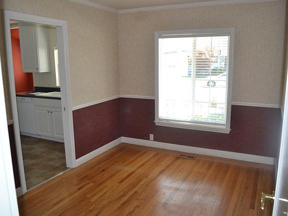 5th image of 865 N Redwood Ave