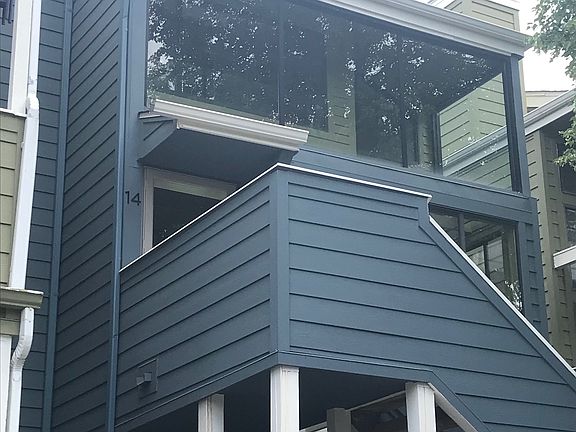 It's a 2nd floor unit.
