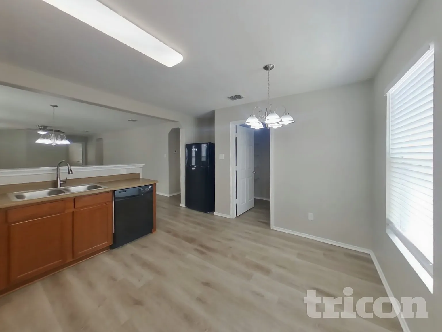 10922 Dewlap Trail San Antonio TX — Photo 4