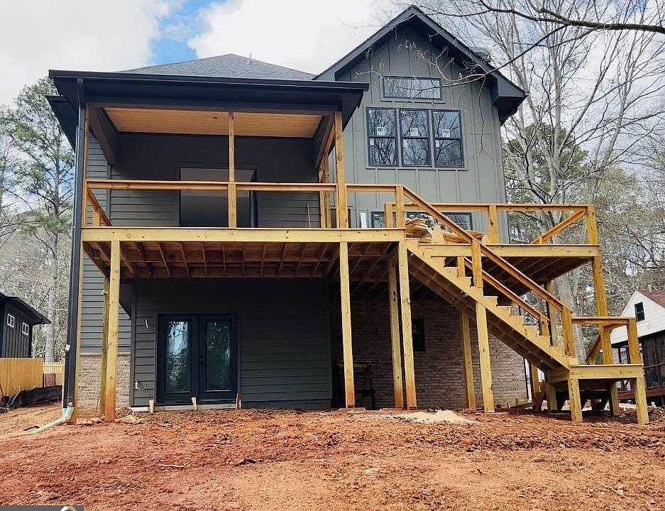 2nd image of 1202 Thomas Rd