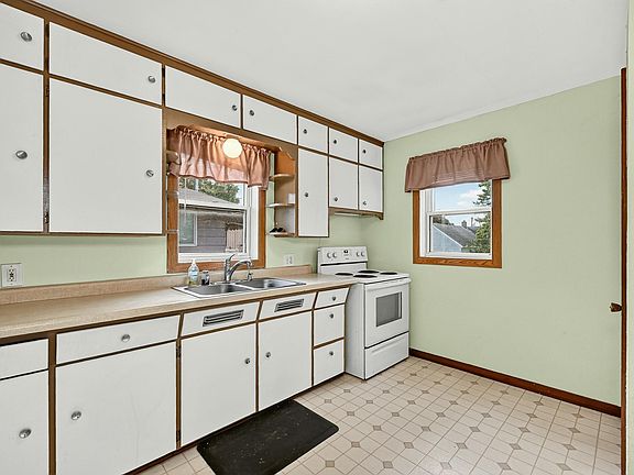 5th image of 310 E Main St