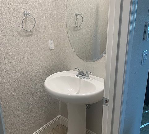 5th image of 1017 Posey St